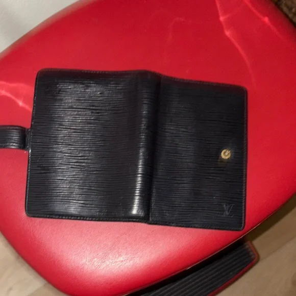 Authentic black EPI  Louis Vuitton agenda / passport holder with COA - Picture 13 of 17
